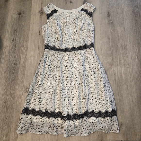 Betsey Johnsom Black White Polka Dot Lace Trim Lined Sleeveless Dress Sz 8 - Picture 2 of 7